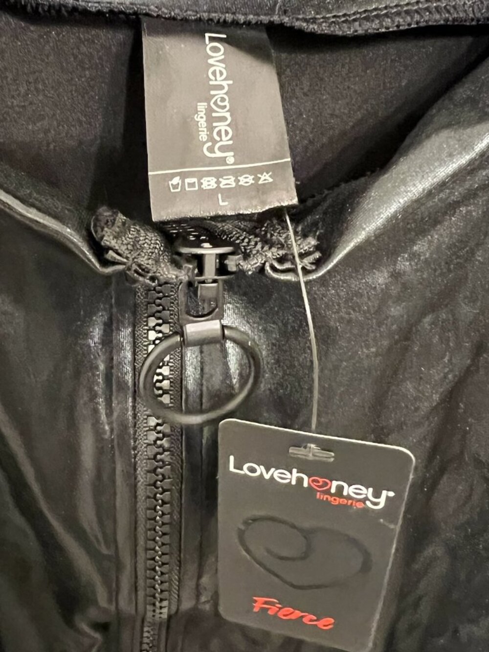 Wetlook Zipper Crop Top (L) - Picture 5 of 5